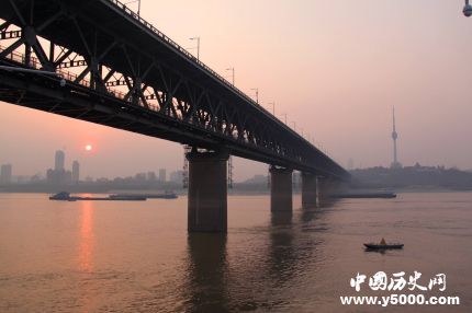 武汉长江大桥什么时候建成的_武汉长江大桥的建设历程_武汉长江大桥怎么建的