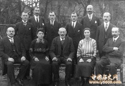 世界第一家族_世界最强大的隐世家族_世界最有钱的家族_中国历史网