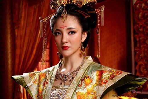 李贤是武则天和李治的亲生儿子吗?武则天为何杀李贤?