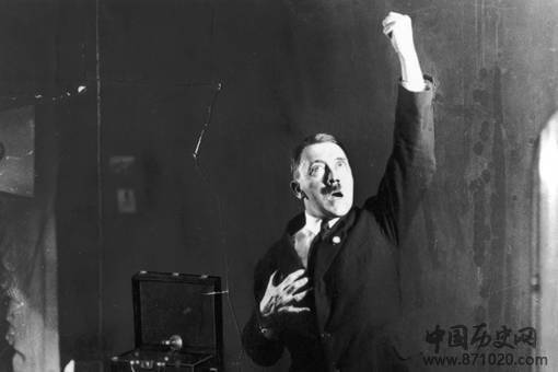 希特勒的演讲为何能让德国疯狂?分享一篇希特勒演讲的原文