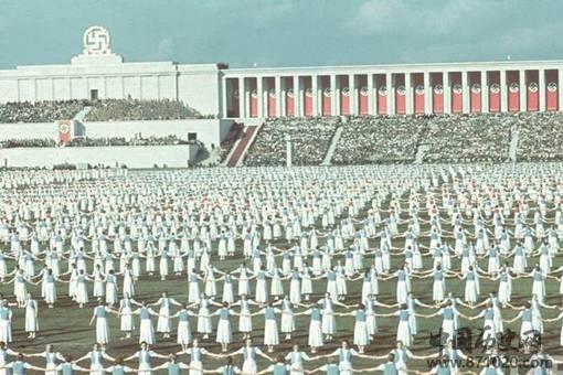 希特勒对国人真的很有好感吗?希特勒对本国公民的态度是怎样的?