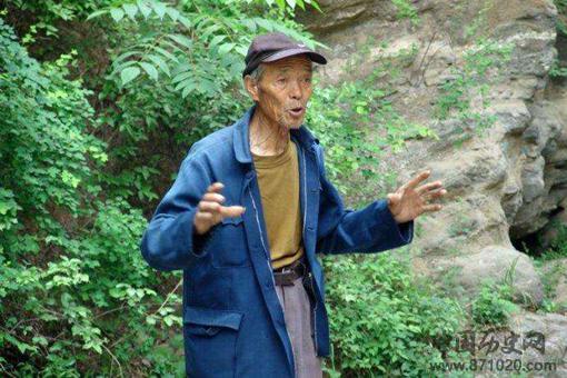 抗战英雄王小二是怎么牺牲的?为他守墓58年的人是谁?