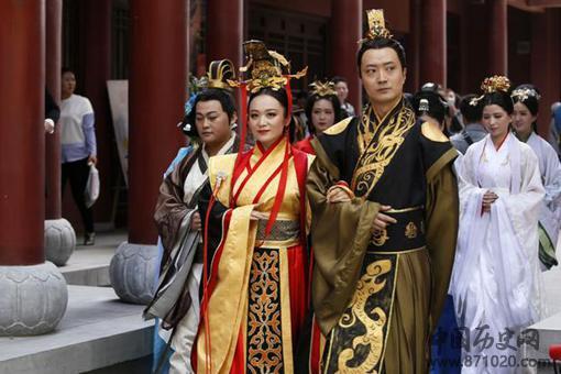 嬴政和芈月什么关系?