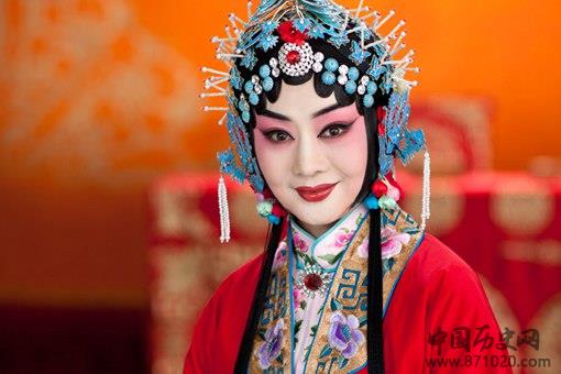 李胜素几岁接触的戏曲 李胜素个人简介