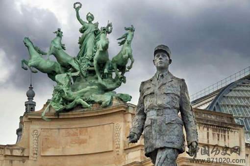 法国人对戴高乐有哪些争议?戴高乐真的是法国的民族英雄吗?