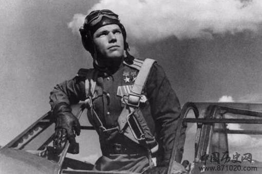 苏联王牌飞行员阔日杜布有多狠?狠起来连自己都打