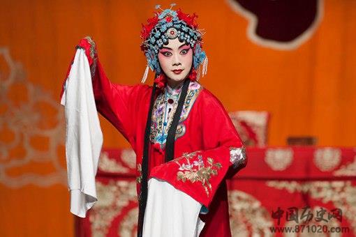 李胜素几岁接触的戏曲 李胜素个人简介