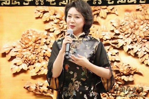 李胜素几岁接触的戏曲 李胜素个人简介