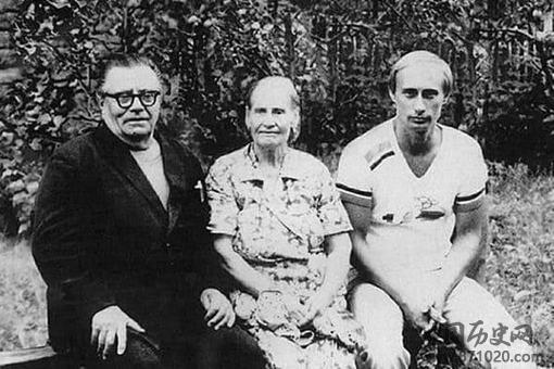 普大帝的父母是谁?普金家族有哪些荣耀? 普大帝的父母是谁?普金家族有哪些荣耀?