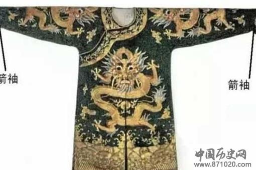 清朝官员在跪拜皇帝的时候为什么要拍打袖子 清朝官员在跪拜皇帝的时候为什么要拍打袖子