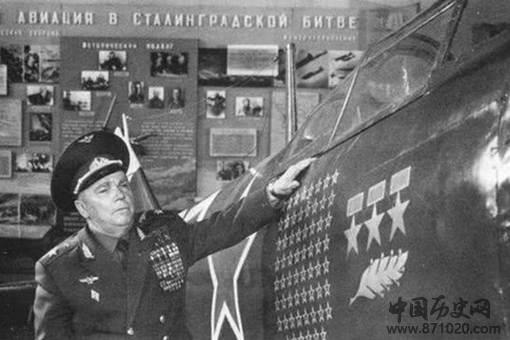 苏联王牌飞行员阔日杜布有多狠?狠起来连自己都打