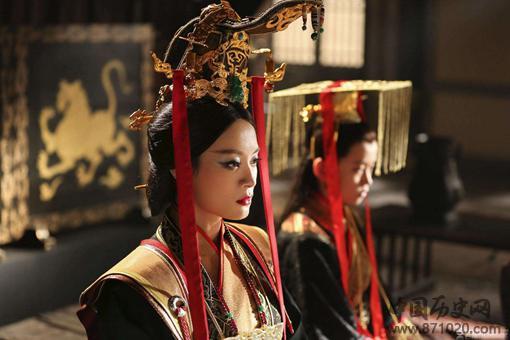 嬴政和芈月什么关系?