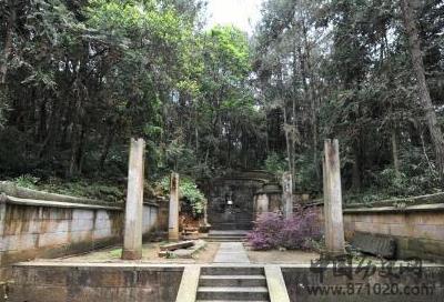 关于建文帝的下落有哪些观点？《明神宗实录》中是如何记载的？