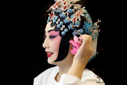 京剧第一美人李胜素是一位什么样的人?