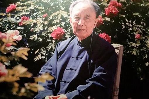 郭沫若是个什么样的人?为何有那么多人骂郭沫若?