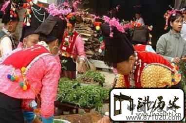 德昂族最美丽的习俗：敬老贡饭