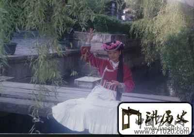 走出山寨的摩梭姑娘