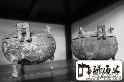南昌西汉海昏侯墓葬的特征:侯制与"王气"