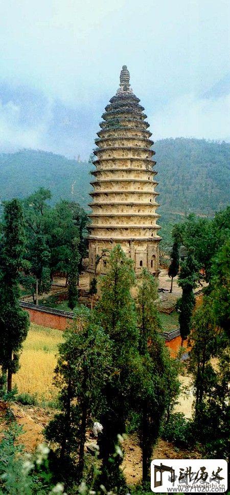 河南登封崇岳寺内嵩岳寺塔
