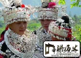 苗族人佩戴的银饰究竟是怎样加工出来的