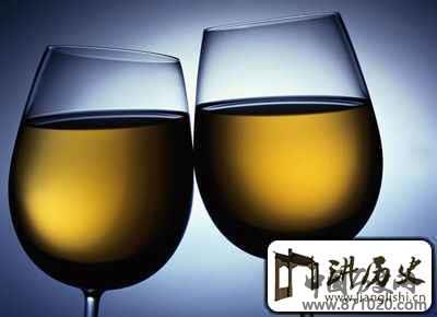 喝酒碰酒杯的典故起源