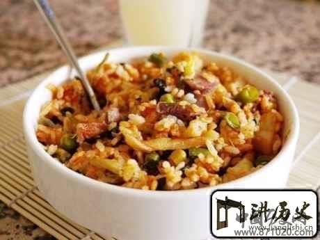 懒人食谱：香肠土豆焖饭