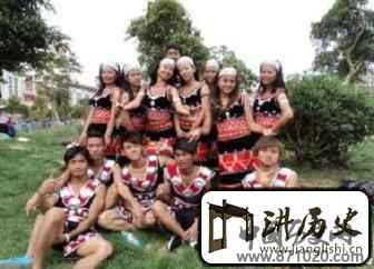 佤族服饰佤族人衣服为何多是红色和黑色