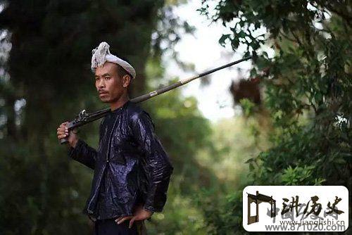 岜沙火枪部落苗族人:树木就是生命的延续!