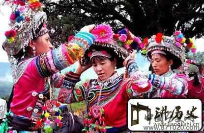 彝族服饰精美绝伦的云南彝族服饰文化介绍