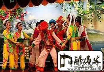 白族婚俗简介白族人在结婚时的“火塘对歌”