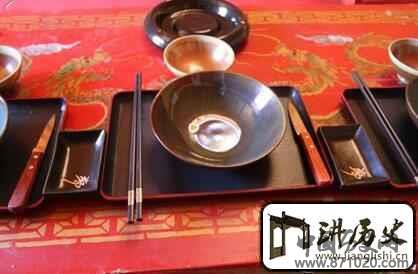 蒙古族的餐具主要是什么有什么特色
