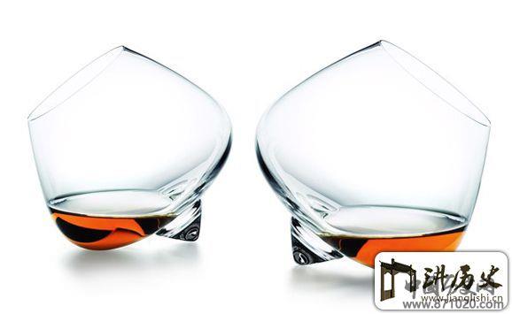 形似陀螺的白兰地酒杯-酒知识，酒文化，酒品评，酒友家园！-闻酒知香
