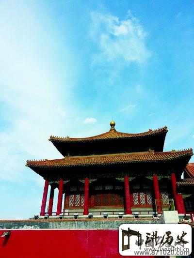 平安时刻与故宫相伴化作了行动