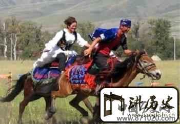 哈萨克族小伙是怎样追上心爱的姑娘的