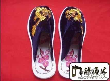 土家族民族特色土家族服饰中的鞋和鞋垫图片