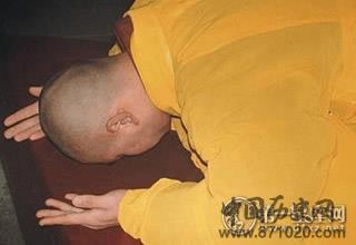 拜佛的手势图片，最标准的礼佛姿势