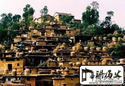 彝族建筑土掌房是云南彝族民居的特色建筑