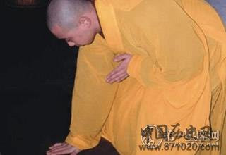 拜佛的手势图片，最标准的礼佛姿势