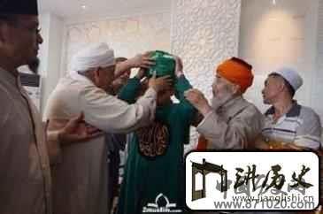 回族宗教人士的“穿衣”仪式是怎样的