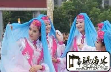 保安族服饰保安族的男坎肩与女盖啥样
