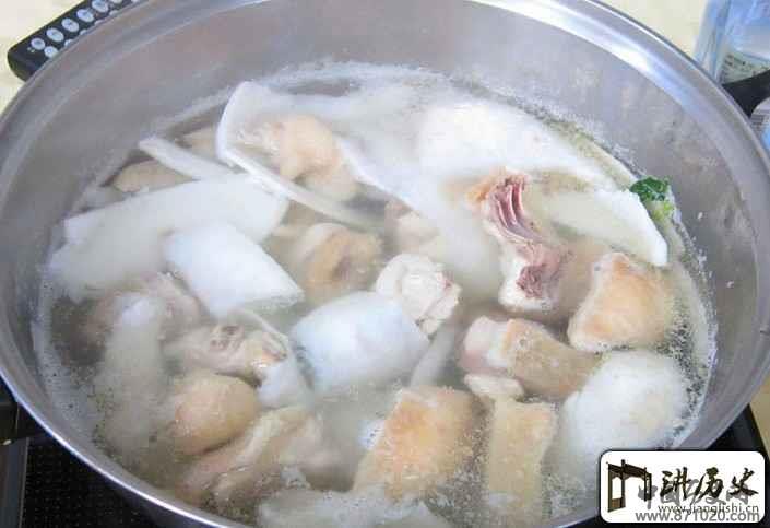 滋润补身食谱:椰子煲鸡