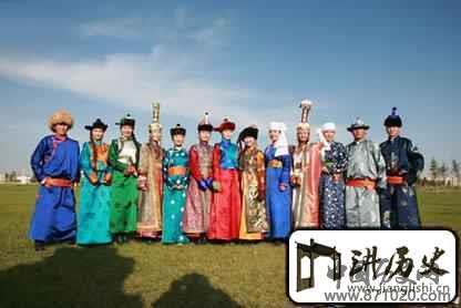 蒙古族服饰蒙古族服饰为什么充满草原风情