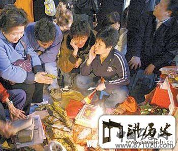 香港的小小祭祀仪式-打小人