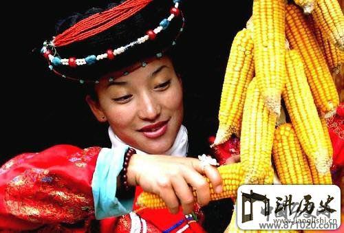 泸沽湖畔摩梭人