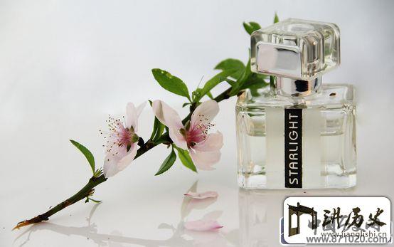 香水礼仪常识-喷香水注意事项-香水的分类和使用