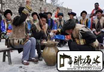 羌族饮食羌族“咂酒”是怎样的一种酒