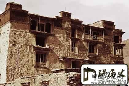 藏族民居碉房是藏族最富有地域特色的民居