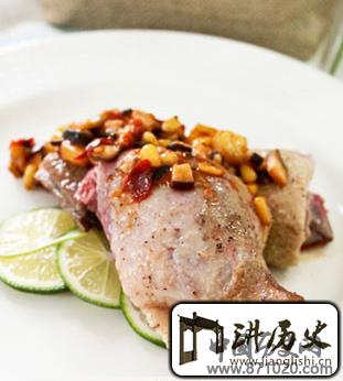 中西合璧——菠萝香菇松子鸭