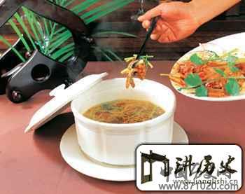 中餐礼仪:怎么样从大盘中取菜比较好