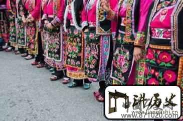 羌族服饰羌族“围腰”上的图案有何意义